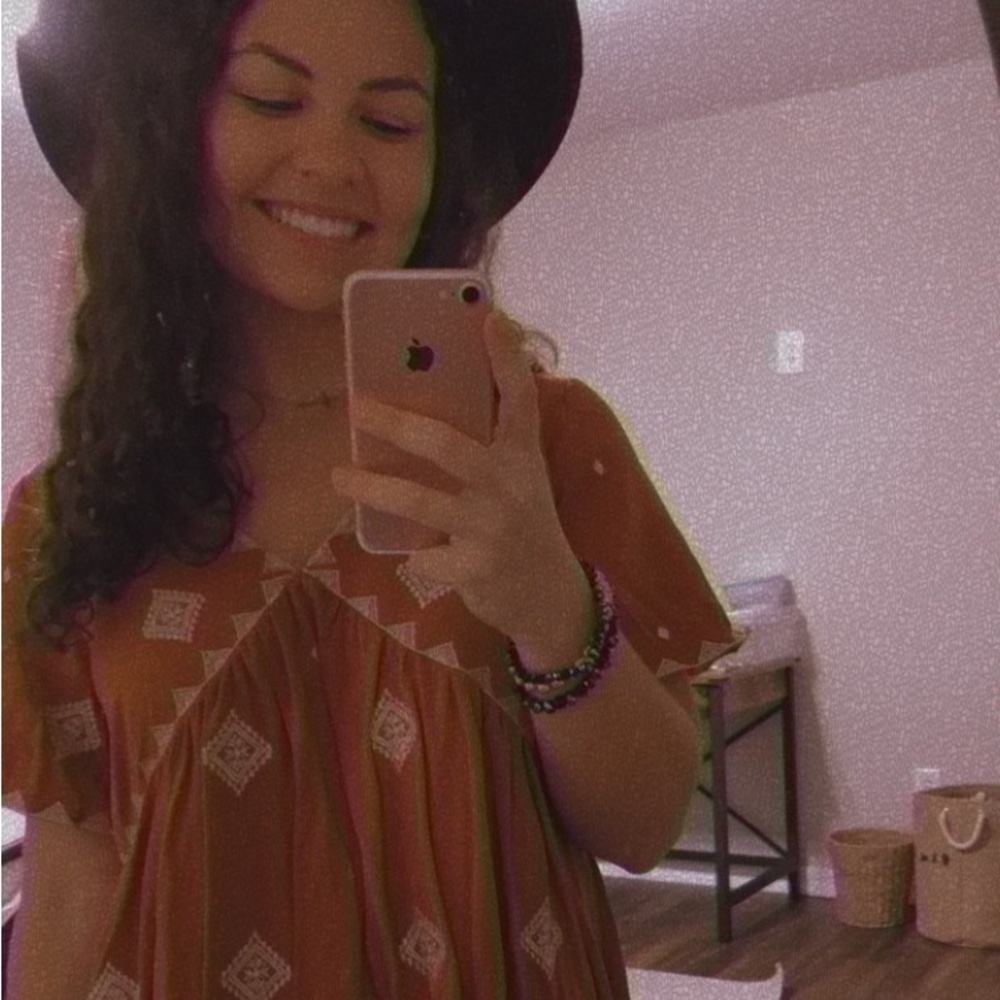 Meet your Posher, Desiree